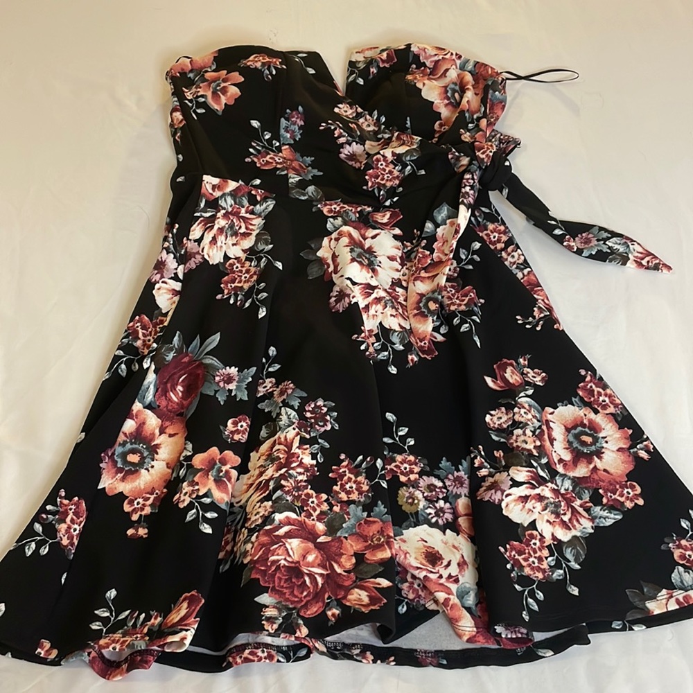 Girls xs floral dress